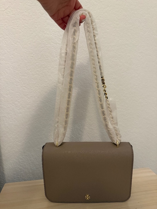 Tory Burch Handbags - Tory Burch Saffiano Leather Crossbody Bag – NEW